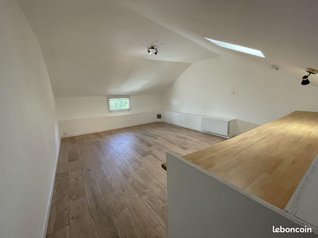 
                                                Location
                                                 Beau T2 en duplex 50m2 à louer à Villemonble