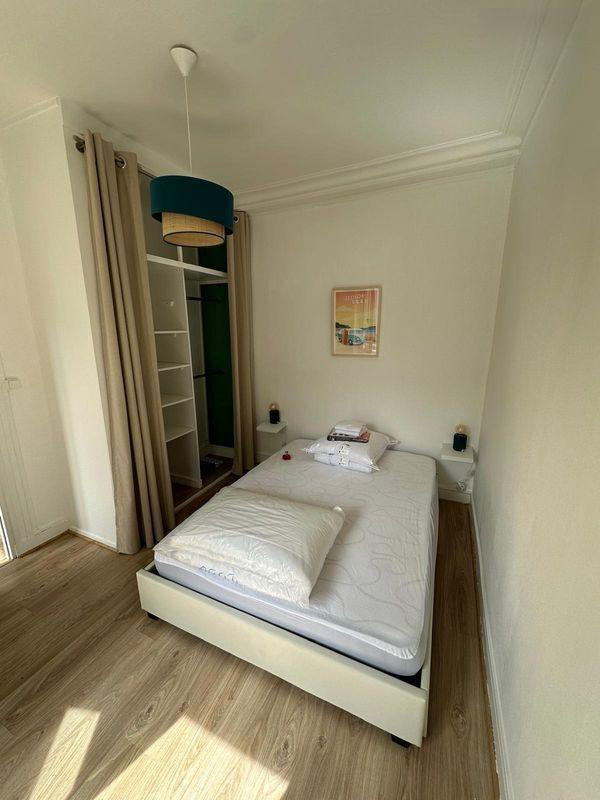
                                                Location
                                                 Beau T2 entièrement meublé 32m² rénové