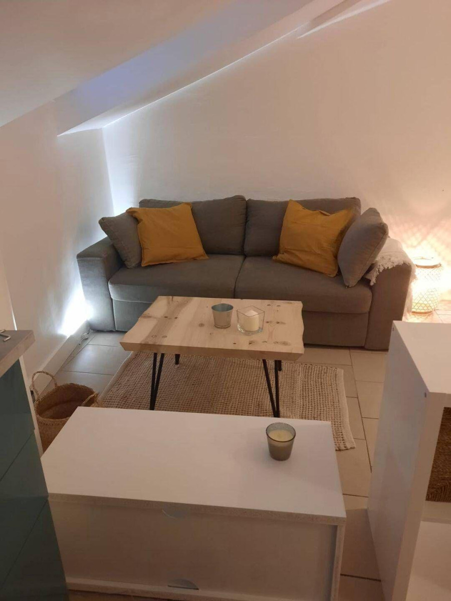 
                                                Location
                                                 Beau T2 meublé 25m² cozy Métro Léo Lagrange