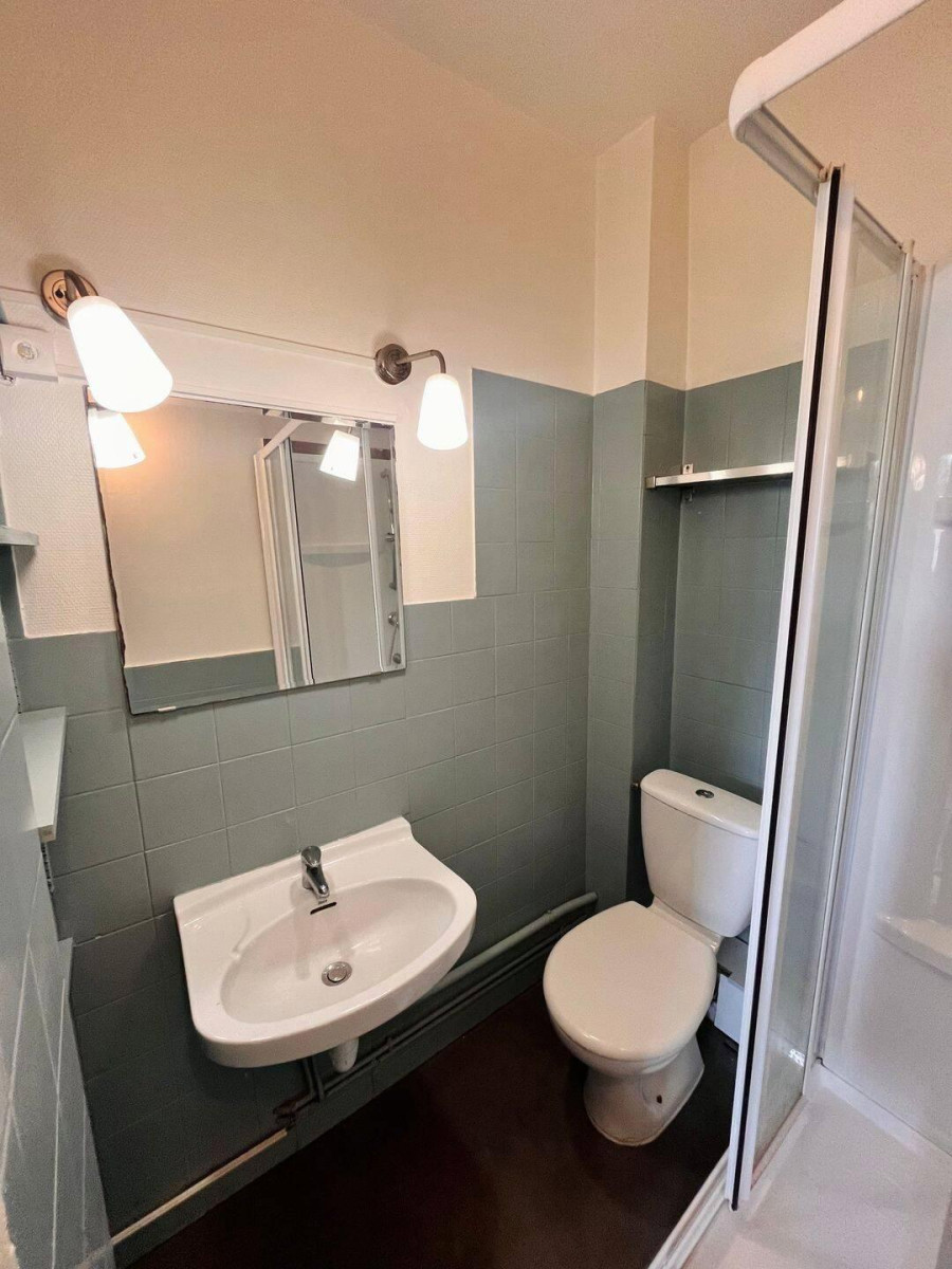 
                                                Location
                                                 Beau T2 meublé 28m² quartier Zola