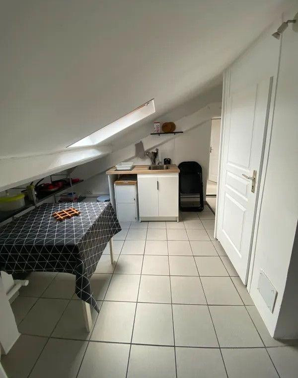 
                                                Location
                                                 Beau T2 meublé 30m² entièrement rénové