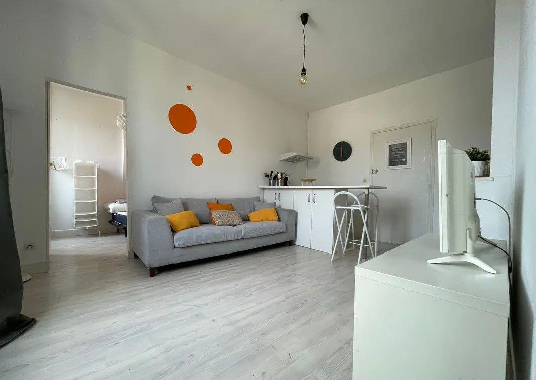 
                                                Location
                                                 Beau T2 meublé 30m² Victoire sans vis à vis