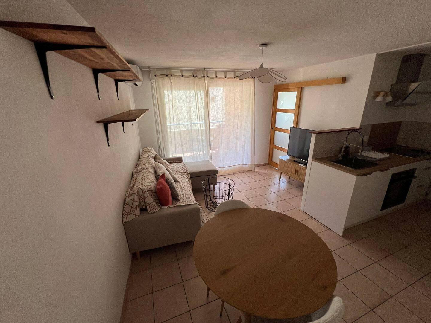 
                                                Location
                                                 Beau T2 meublé 34m² avec terrasse