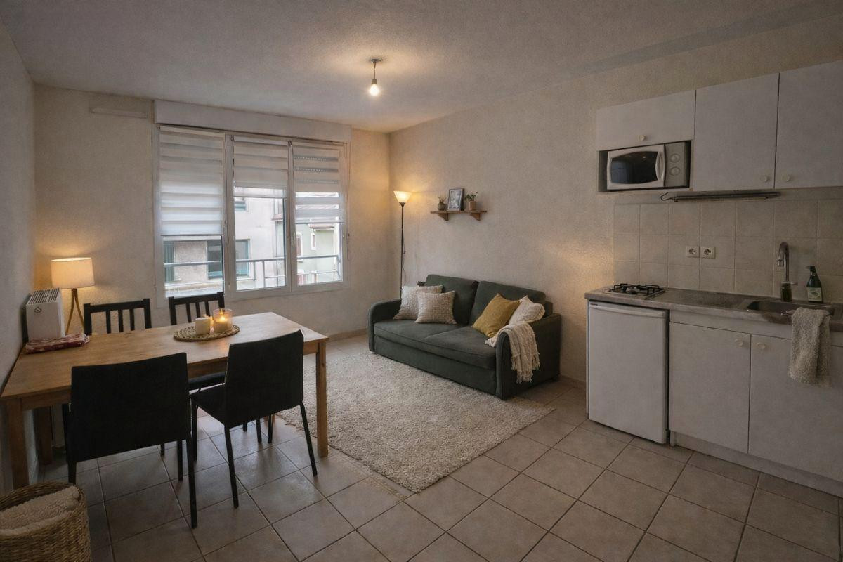 
                                                Location
                                                 Beau T2 meublé 34m² centre