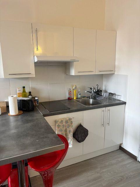 
                                                Location
                                                 Beau T2 meublé 34m² lumineux
