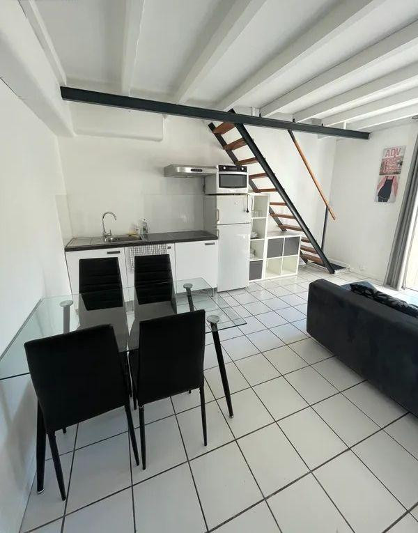 
                                                Location
                                                 Beau T2 meublé 34m² rénové proche centre-ville