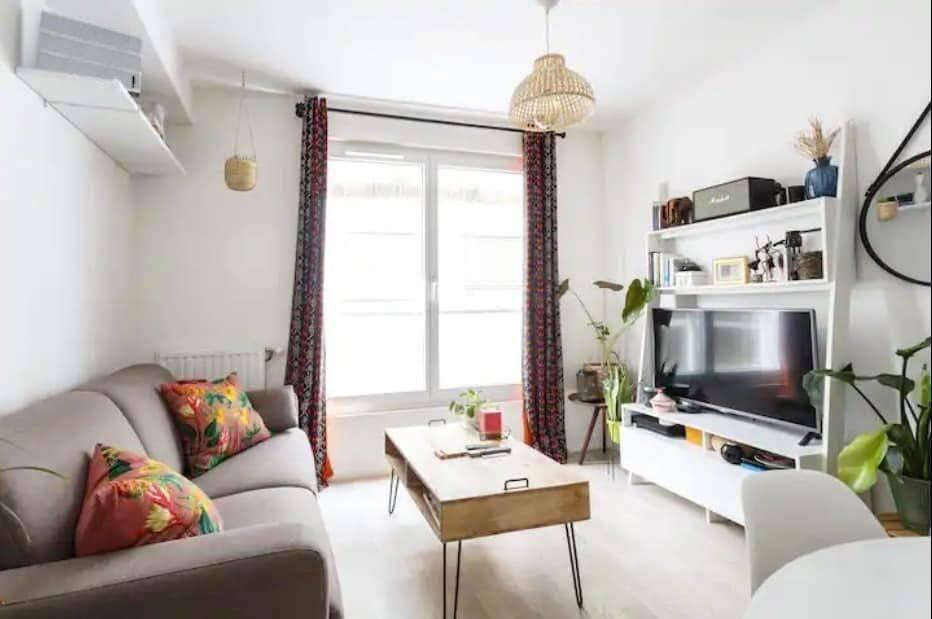 
                                                Location
                                                 Beau T2 meublé 35m² Clichy lumineux