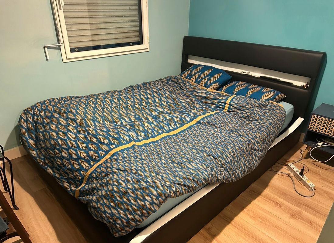 
                                                Location
                                                 Beau T2 Meublé 35m² Garage Privé