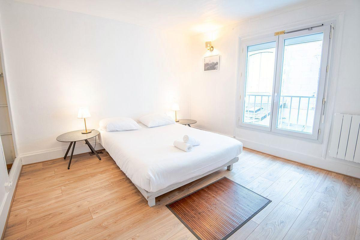 
                                                Location
                                                 Beau T2 meublé 35m² hyper-centre