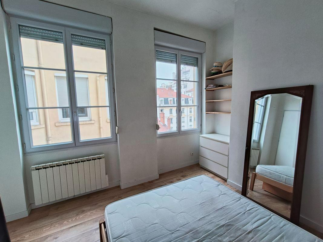 
                                                Location
                                                 Beau T2 meublé 35m² rénové