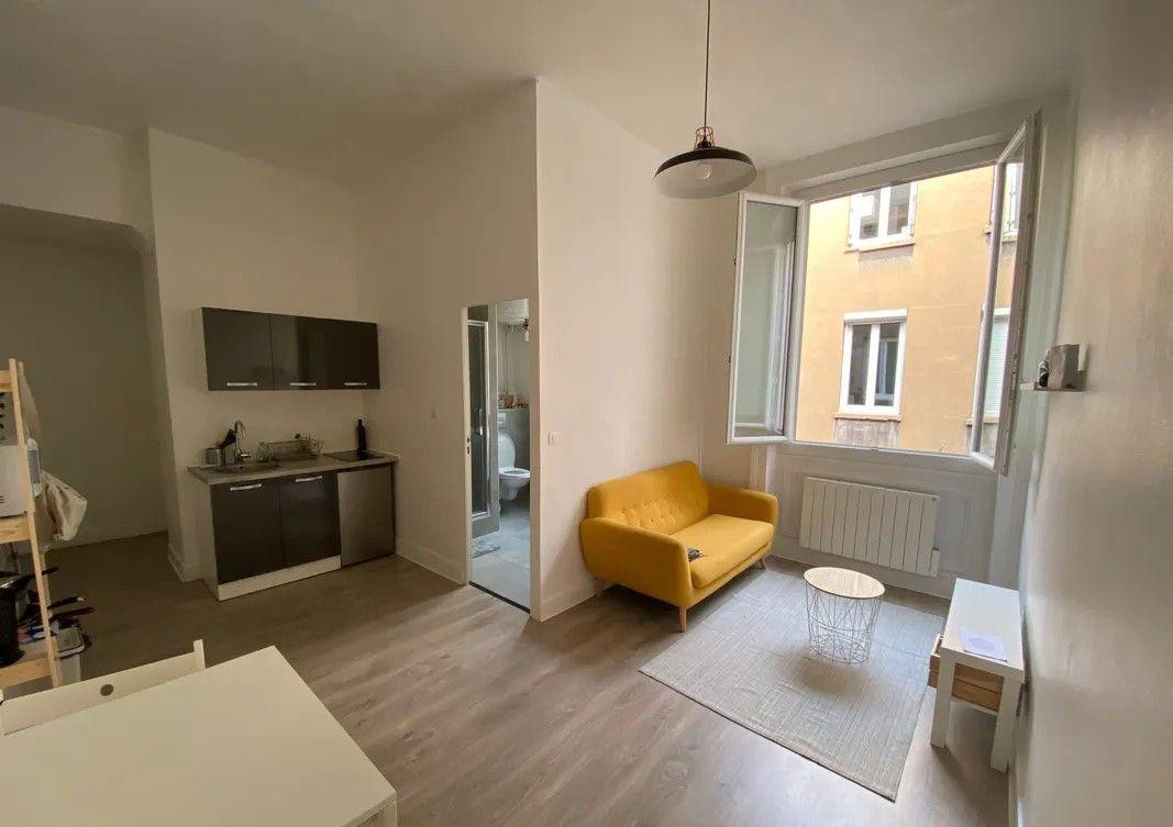
                                                Location
                                                 Beau T2 meublé 36m² en plein centre-ville
