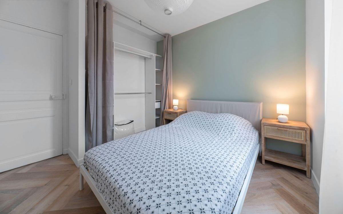 
                                                Location
                                                 Beau T2 meublé 37m²