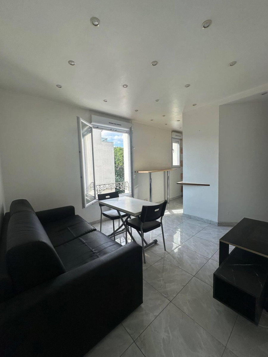 
                                                Location
                                                 Beau T2 meublé 37m² à Courbevoie La Défense