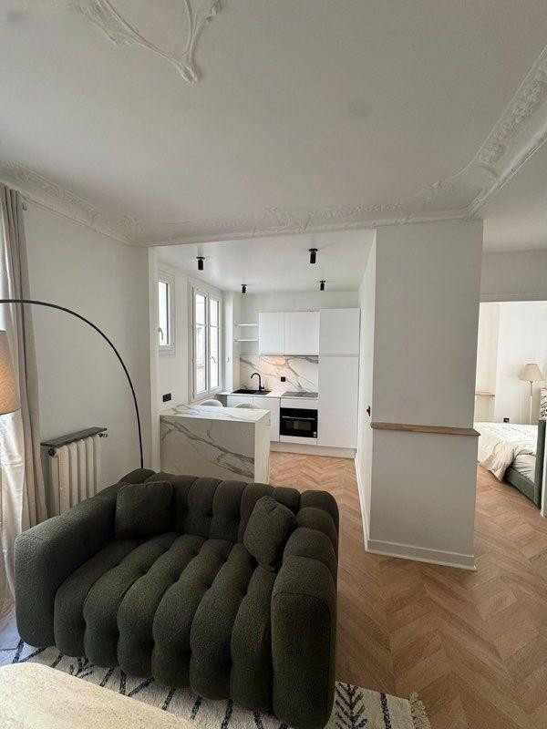 
                                                Location
                                                 Beau T2 meublé 37m² Paris 16