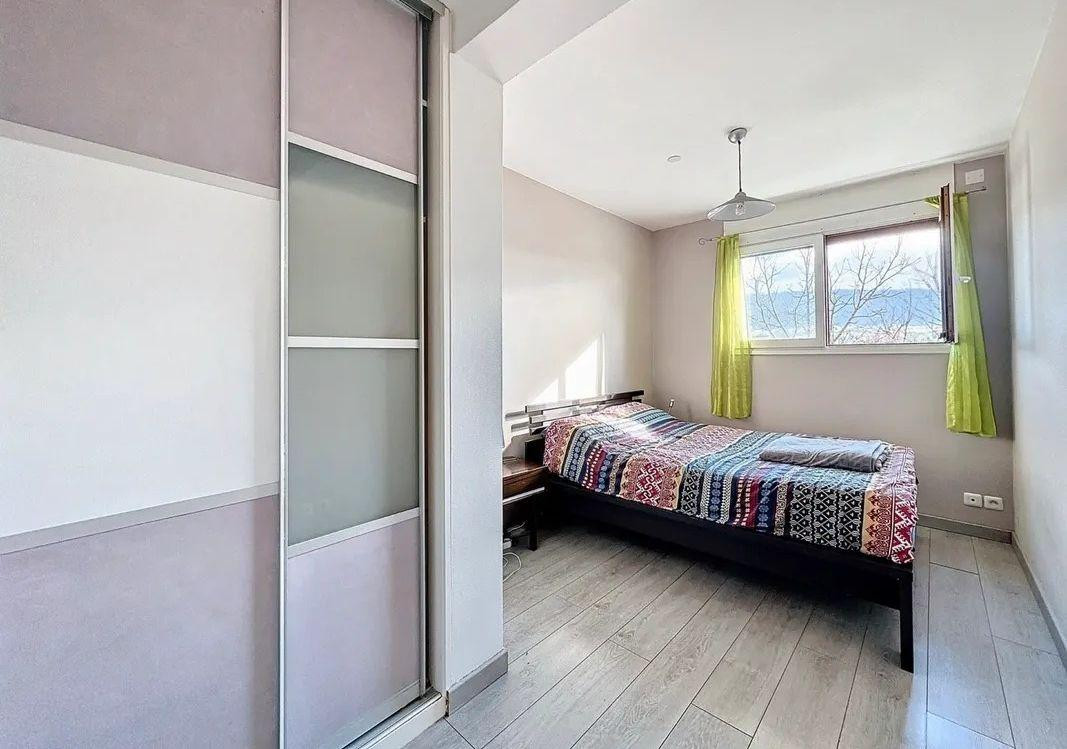 
                                                Location
                                                 Beau T2 meublé 38m² exposé sud