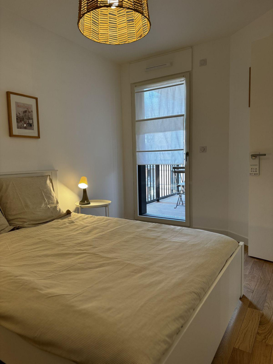 
                                                Location
                                                 Beau T2 meublé 40m² avec terrasse et parking