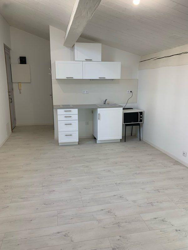 
                                                Location
                                                 Beau T2 meublé 40m²  Porte Cailhau