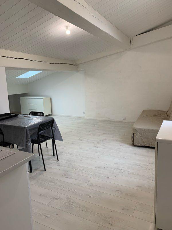 
                                                Location
                                                 Beau T2 meublé 40m²  Porte Cailhau