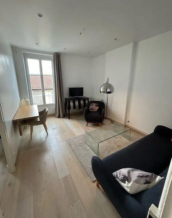 
                                                Location
                                                 Beau T2 meublé 40m² secteur Sébastopol lumineux