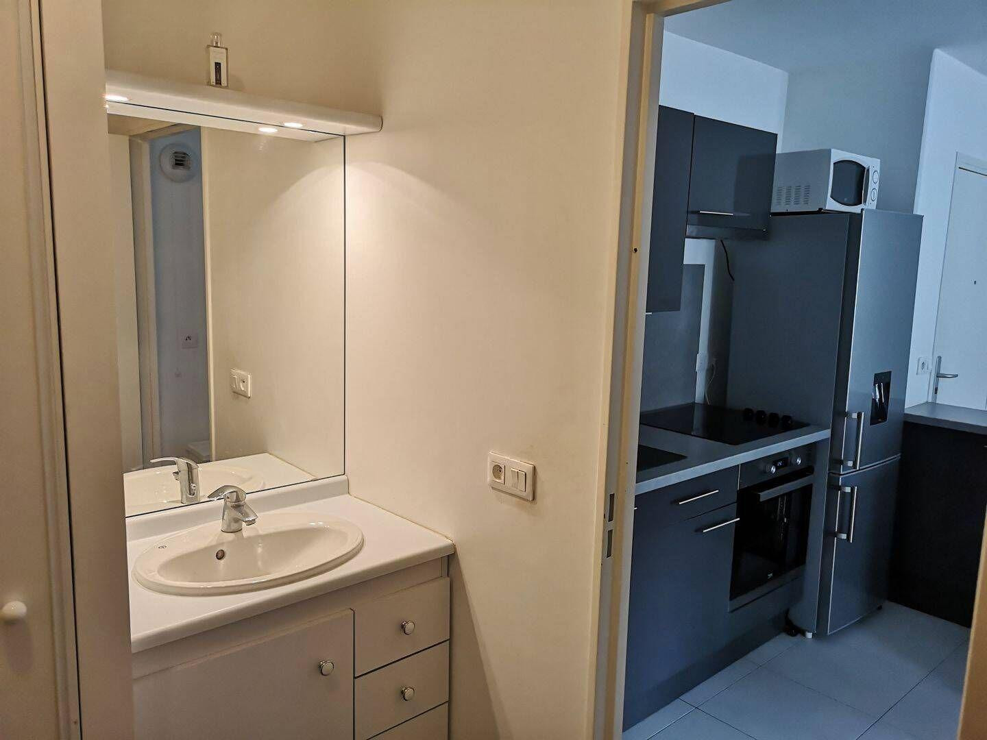 
                                                Location
                                                 Beau T2 meublé 41m²
