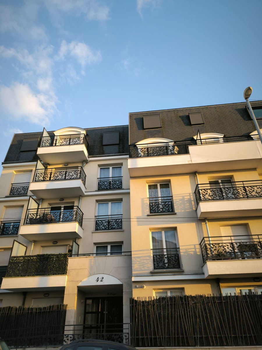 
                                                Location
                                                 Beau T2 meublé 41m²