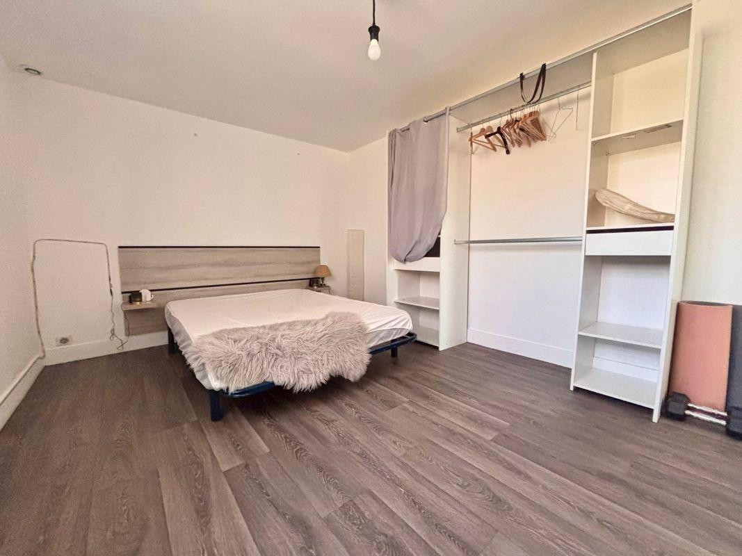 
                                                Location
                                                 Beau T2 meublé 43m² au calme