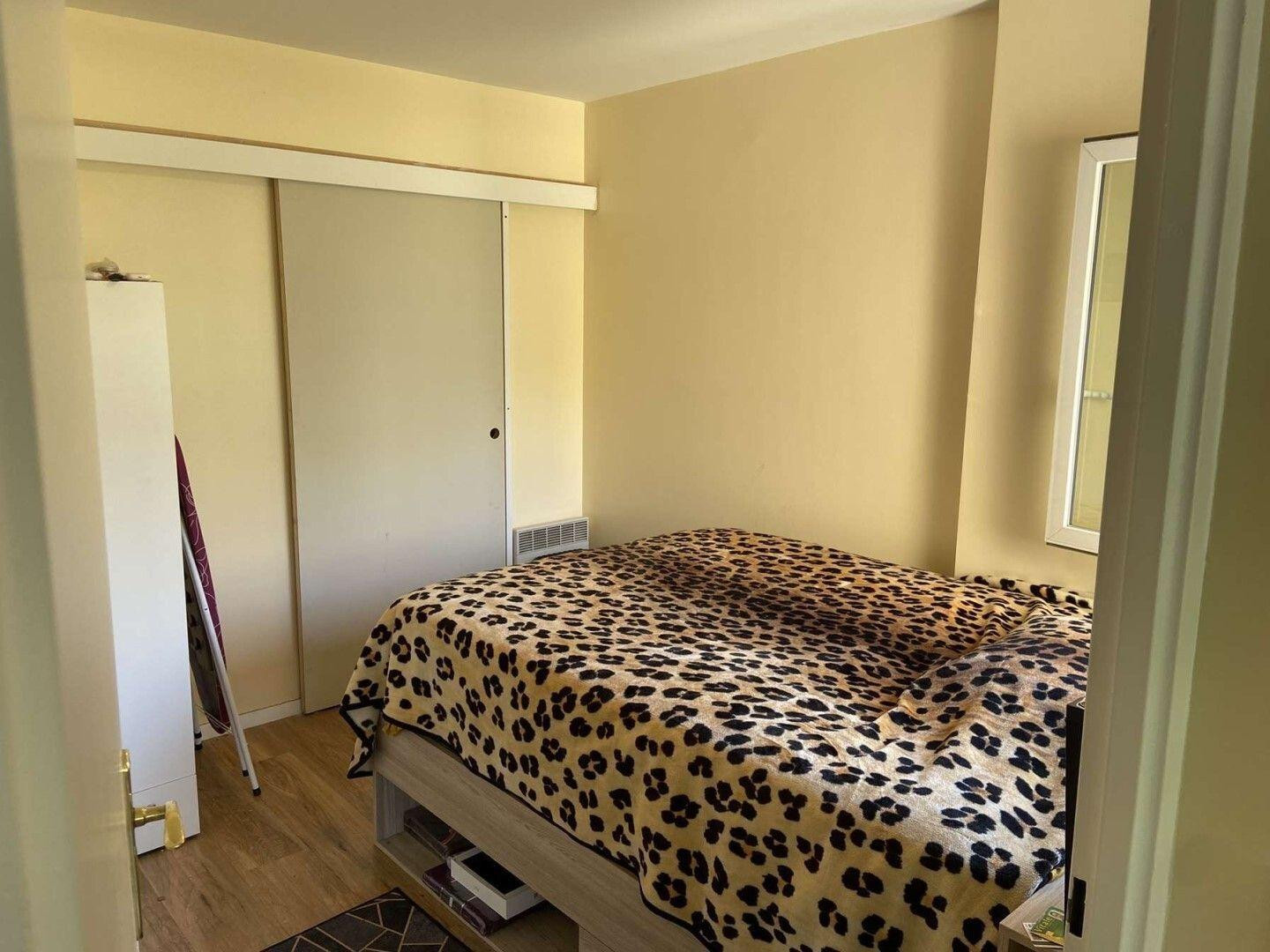 
                                                Location
                                                 Beau T2 meublé 43m² proche du parc Robinson