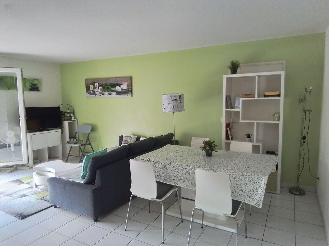 
                                                Location
                                                 Beau T2 meublé 44 m²