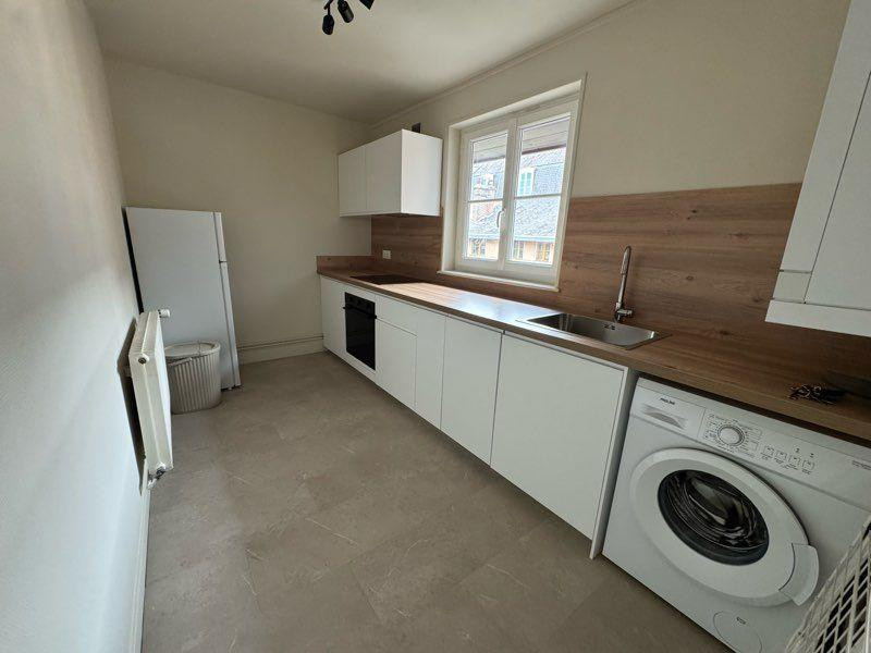 
                                                Location
                                                 Beau T2 meublé 44m² proche CHU