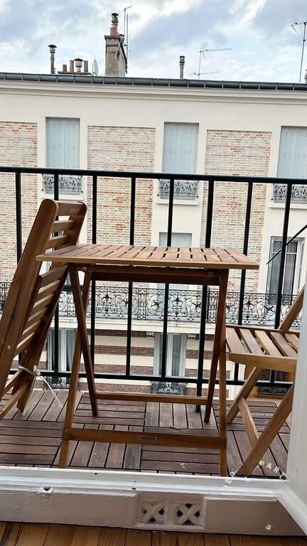 
                                                Location
                                                 Beau T2 meublé 45m² lumineux et calme (balcon)