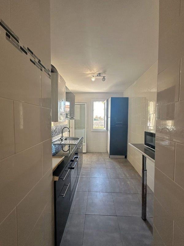 
                                                Location
                                                 Beau T2 meublé 45m² rénové et tout équipé