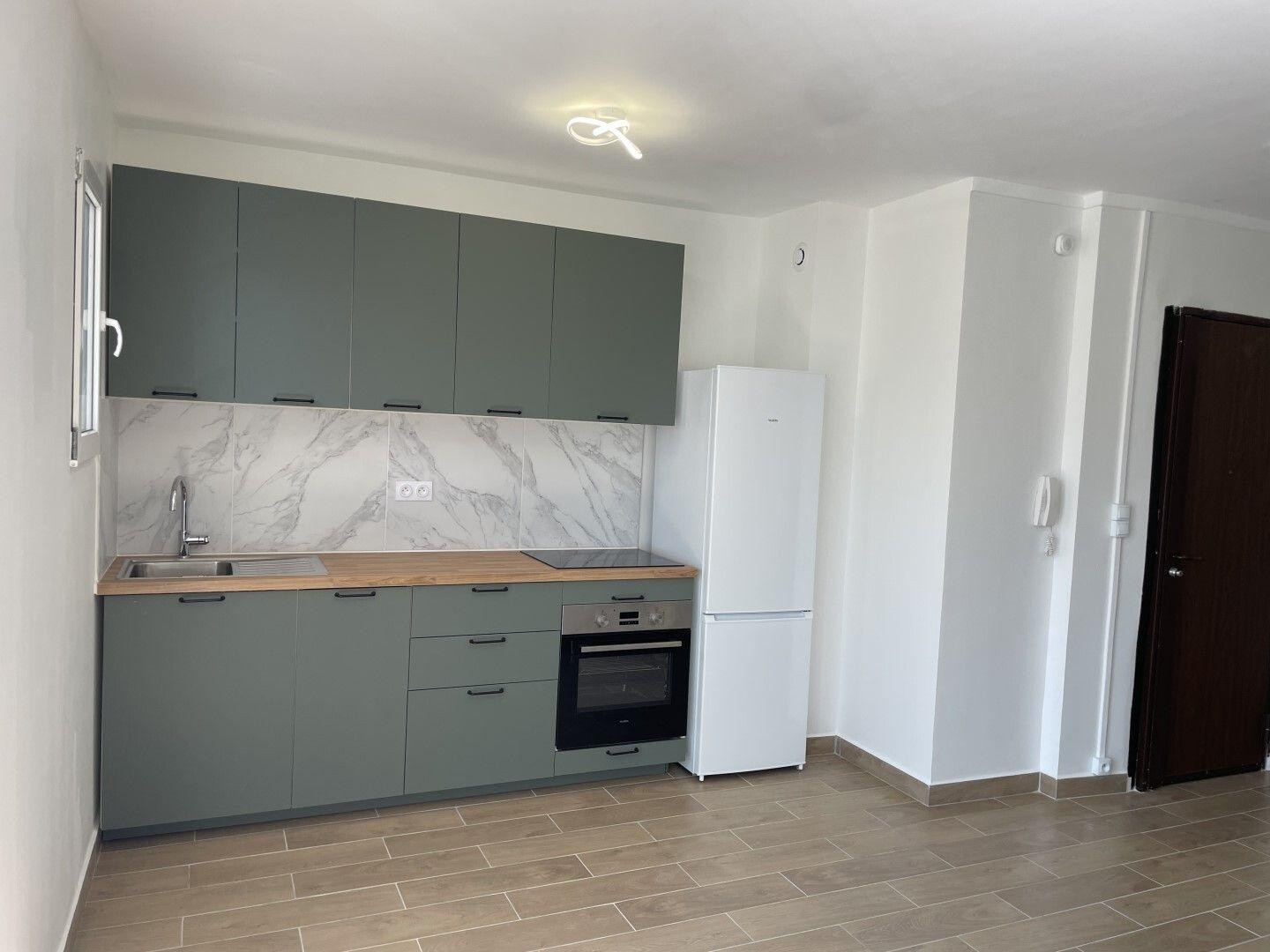 
                                                Location
                                                 Beau T2 meublé 45m² rénové La Capelette