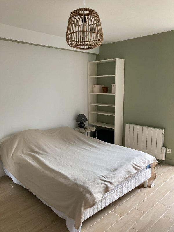 
                                                Location
                                                 Beau T2 meublé 47m² avec cour privée 40m²