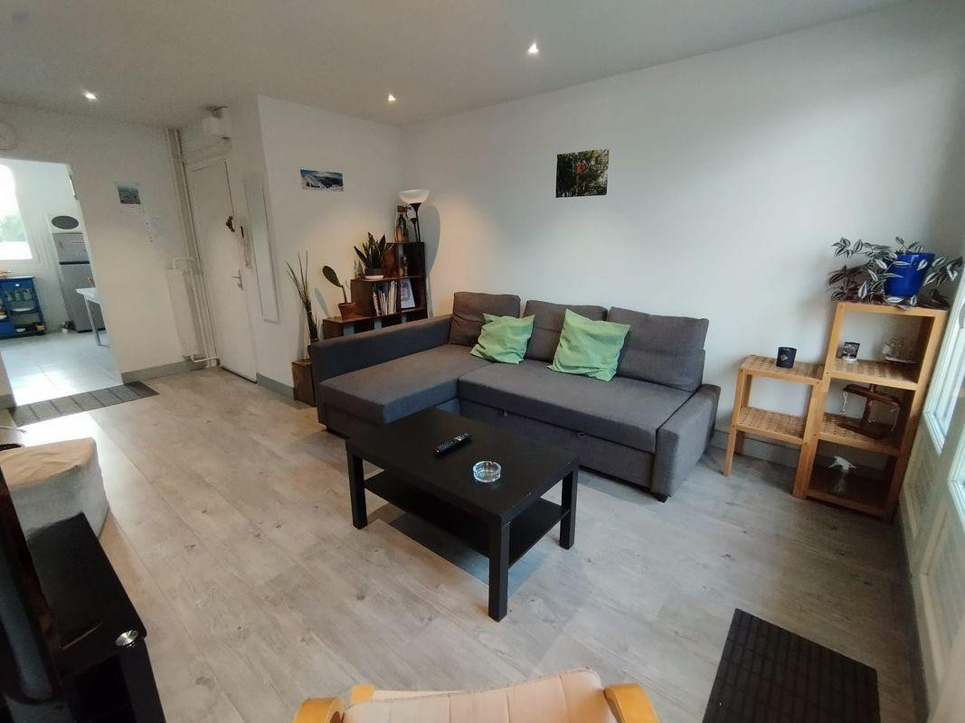 
                                                Location
                                                 Beau T2 meublé 47m²  Balcon, Parking