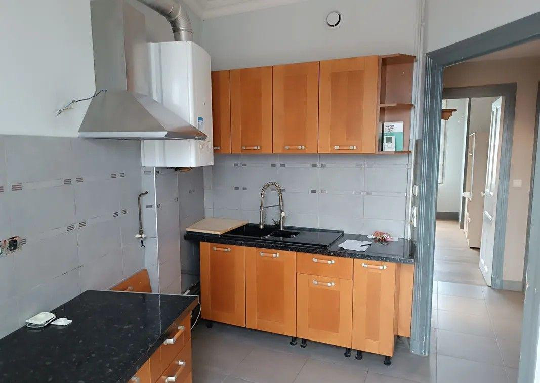
                                                Location
                                                 Beau T2 meublé 48m² avec 2 balcons