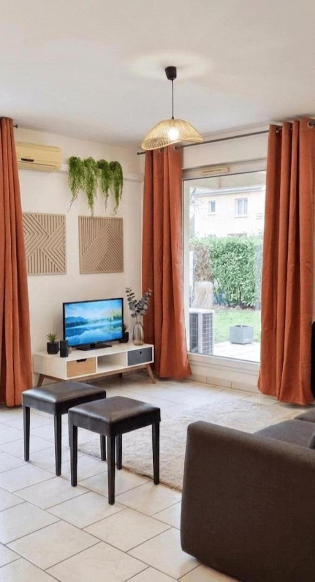 
                                                Location
                                                 Beau T2 Meublé 48m² avec Jardin 100m² à Bagneux