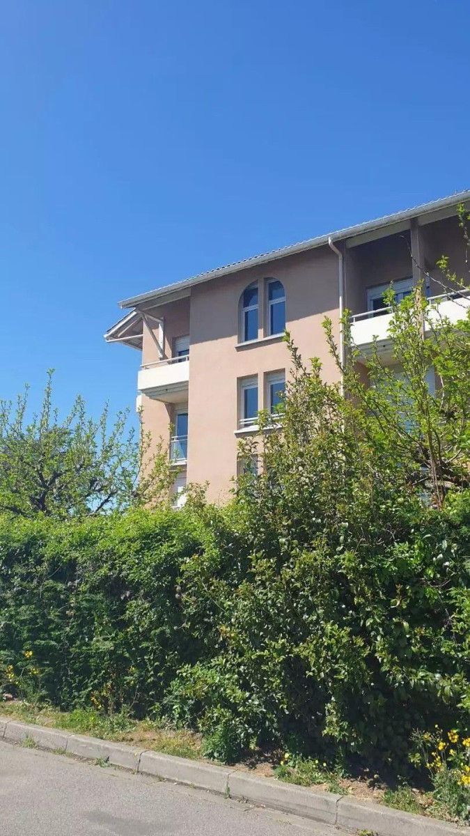 
                                                Location
                                                 Beau T2 meublé 49m² Purpan