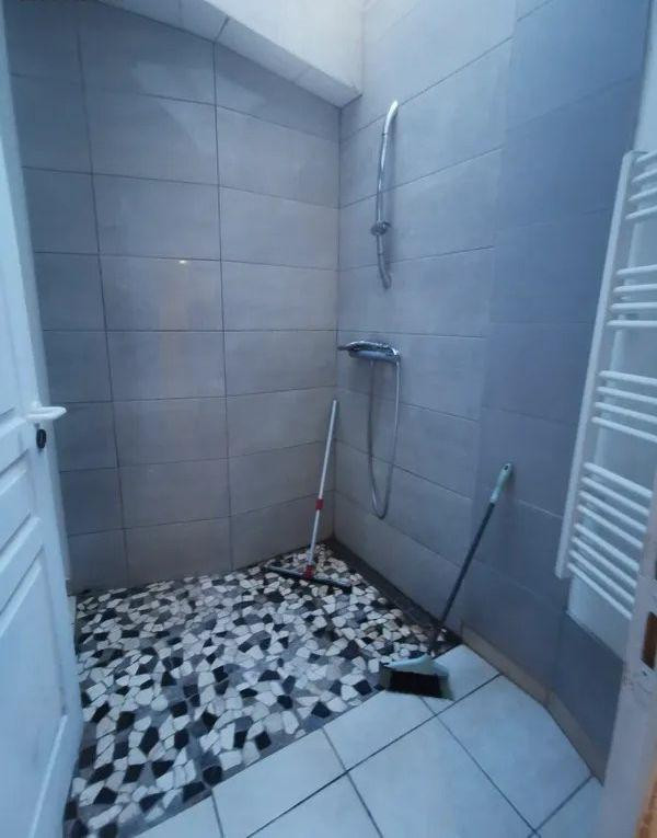 
                                                Location
                                                 Beau T2 meublé 50m² au nord de lyon