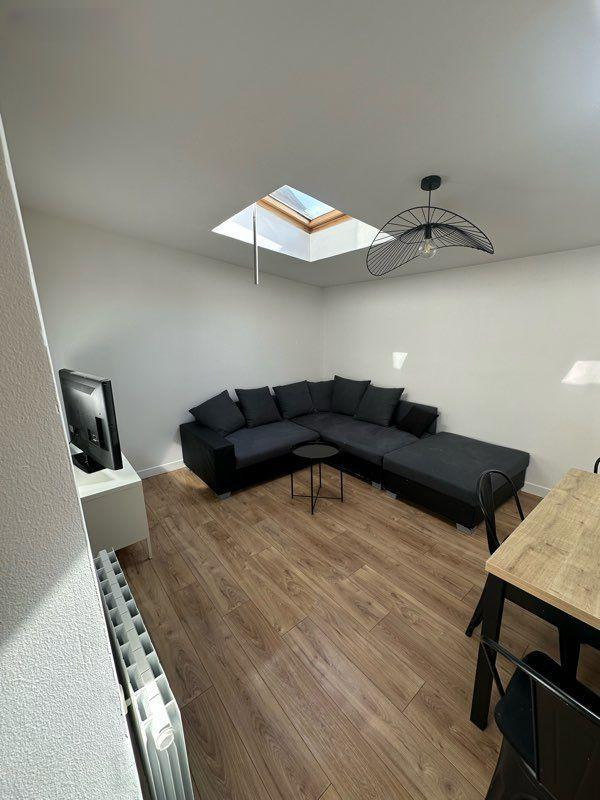 
                                                Location
                                                 Beau T2 meublé 50m² centre ville