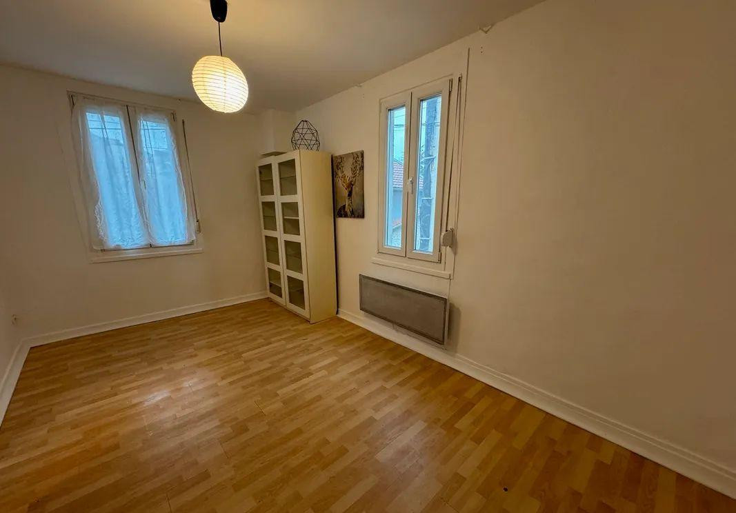 
                                                Location
                                                 Beau T2 Meublé 50m2 dans maison à Grenoble