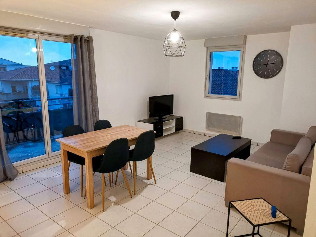 
                                                Location
                                                 Beau T2 meublé 50m2 dans résidence sécurisée