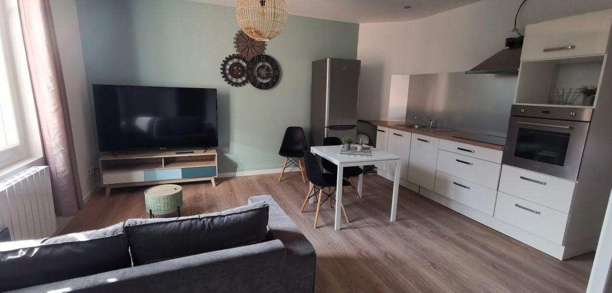 
                                                Location
                                                 Beau T2 meublé 53m² proche gare Chateaucreux