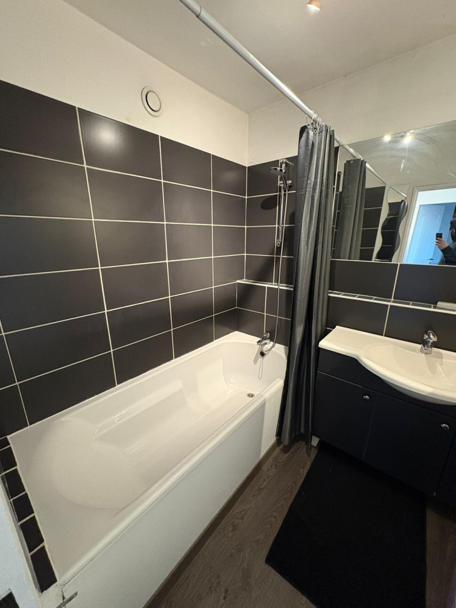
                                                Location
                                                 Beau T2 meublé 53m2 Lyon 9