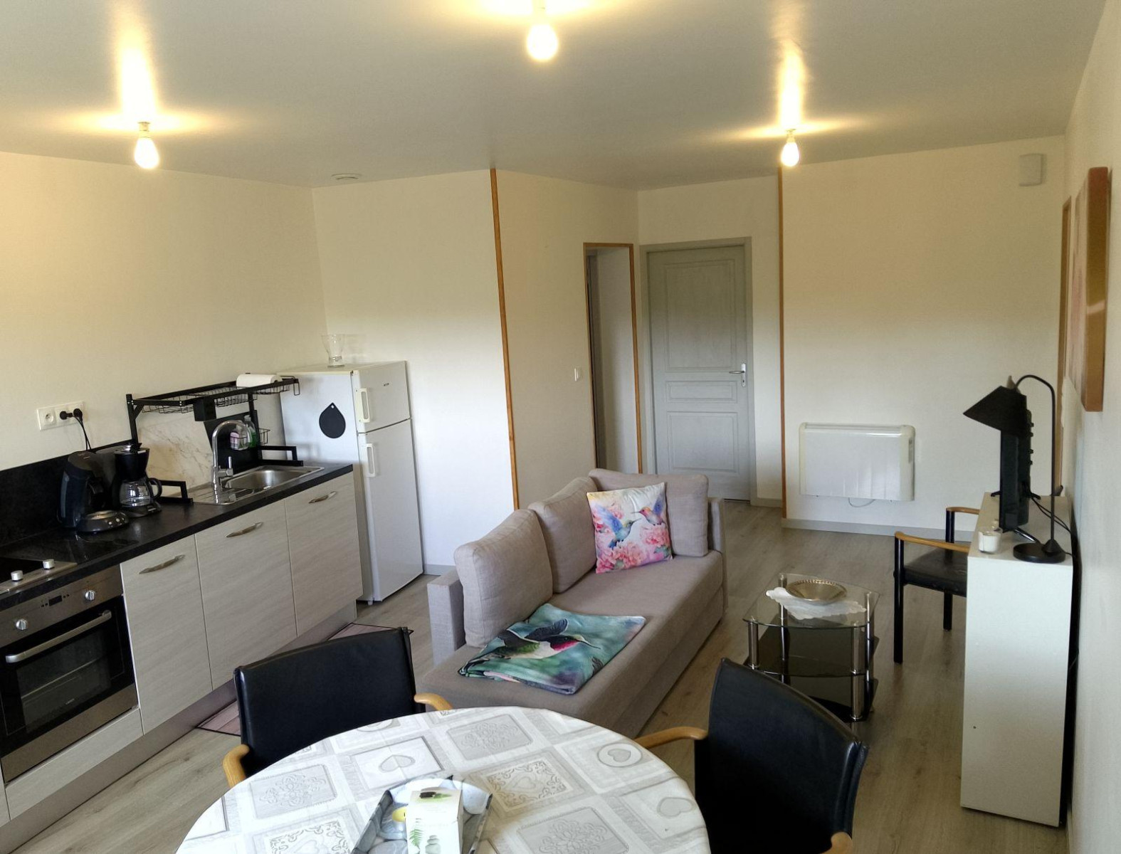 
                                                Location
                                                 Beau T2 meublé 56 m²