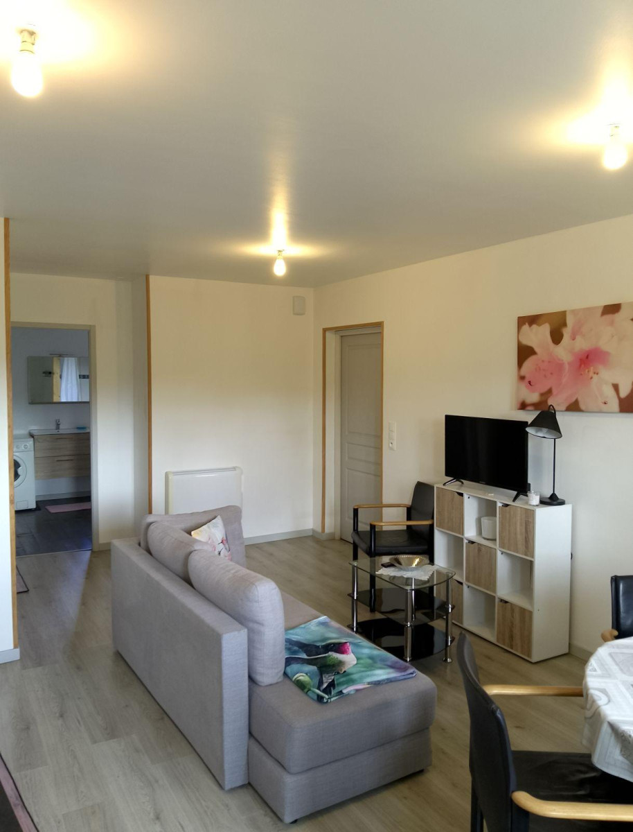 
                                                Location
                                                 Beau T2 meublé 56 m²