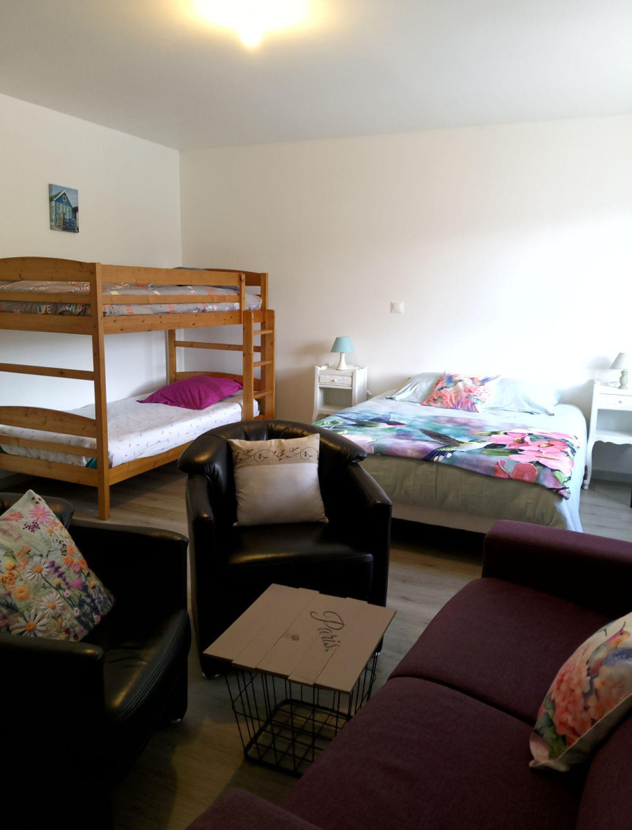 
                                                Location
                                                 Beau T2 meublé 56 m²