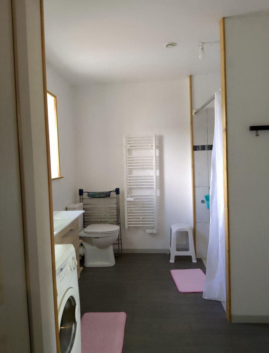 
                                                Location
                                                 Beau T2 meublé 56 m²