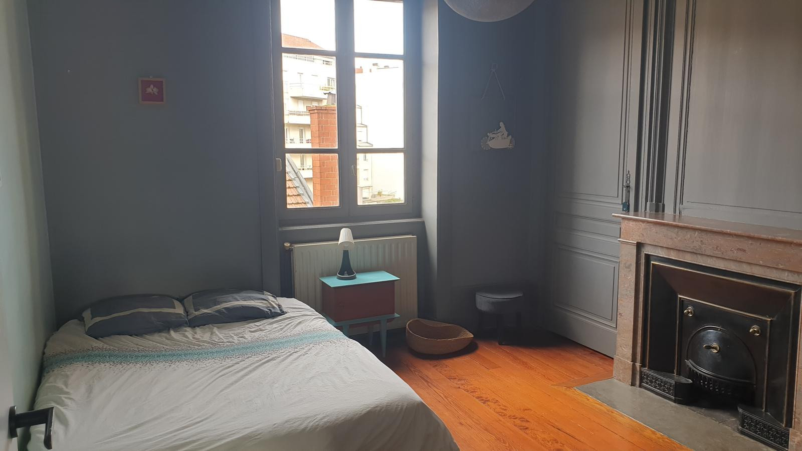 
                                                Location
                                                 Beau T2 meublé 64m² lumineux et traversant