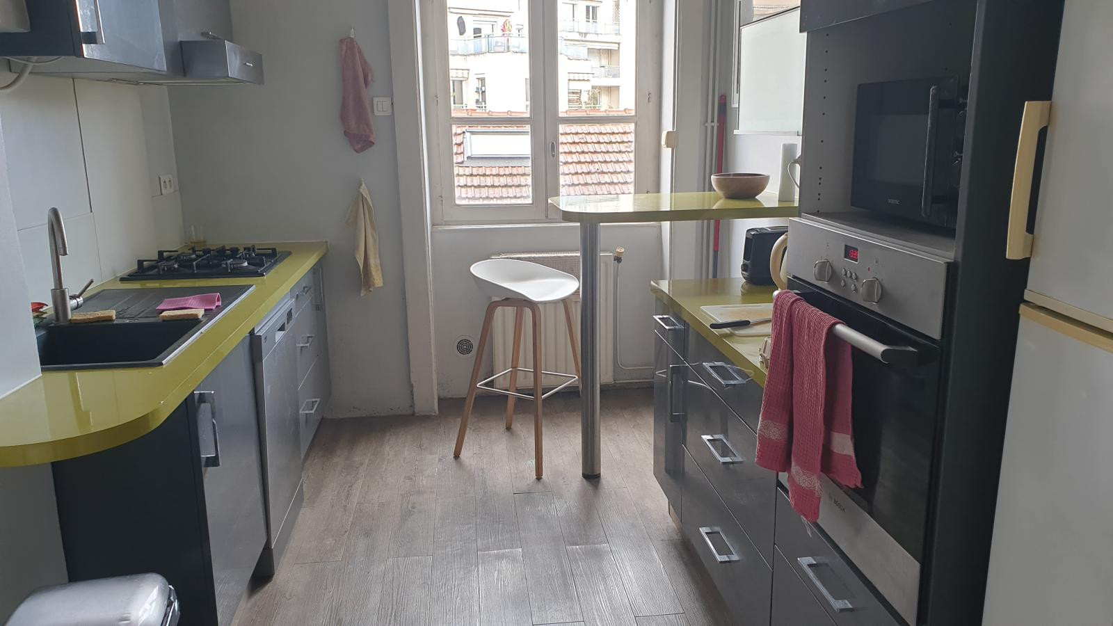 
                                                Location
                                                 Beau T2 meublé 64m² lumineux et traversant