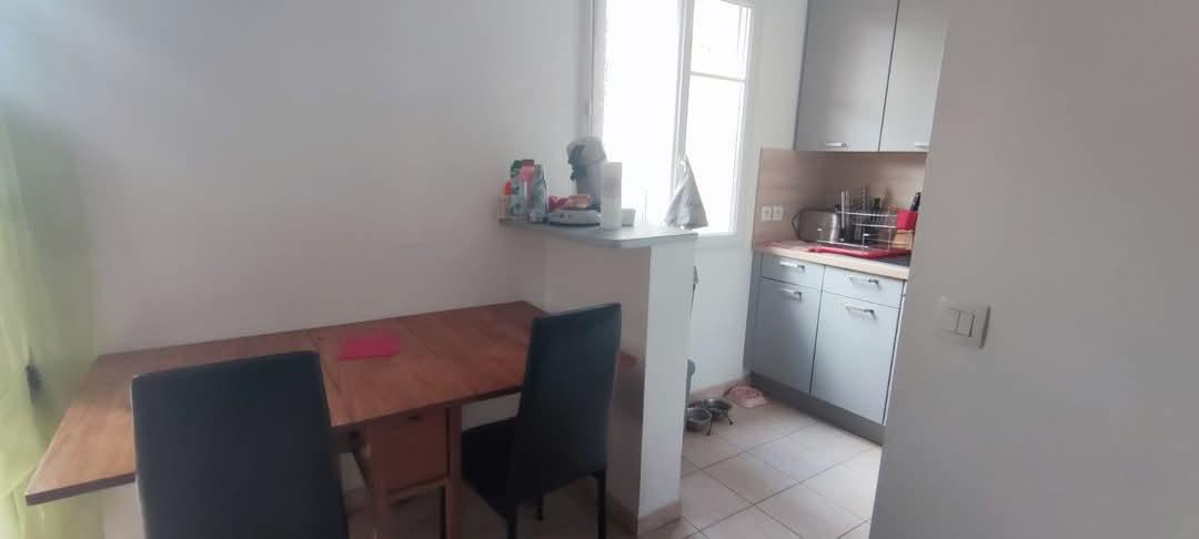 
                                                Location
                                                 BEAU T2 MEUBLÉ
